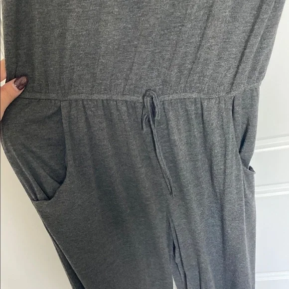 Gray Relaxed Fit Jumpsuit with Elastic Waistband - Picture 10 of 11